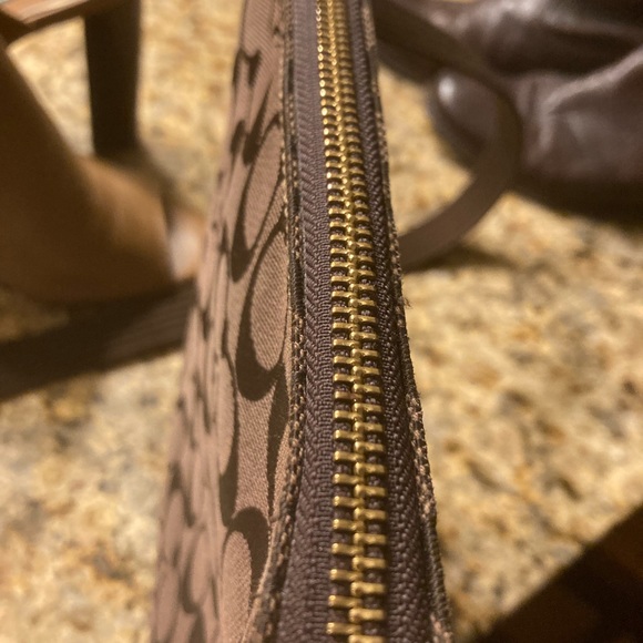 Crossbody/ messenger bag - Picture 2 of 15
